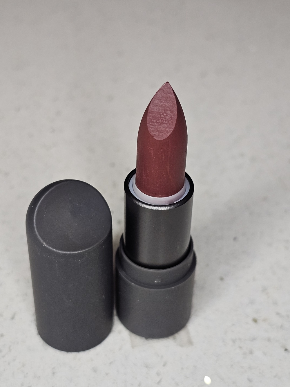 BITE Beauty Amuse Bouche Lipstick – Nori Mini (1.55 g / 0.05 oz) - Picture 4 of 7
